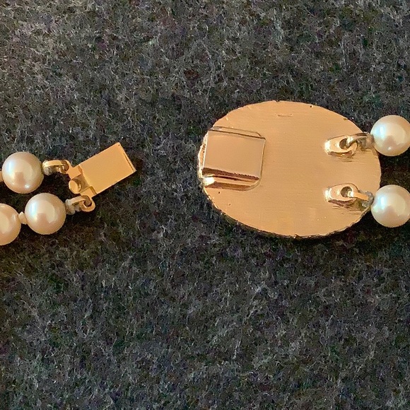 VINTAGE 2-Strand Faux Pearl Necklace with Black Oval & Rhinestone Clasp - Picture 8 of 8